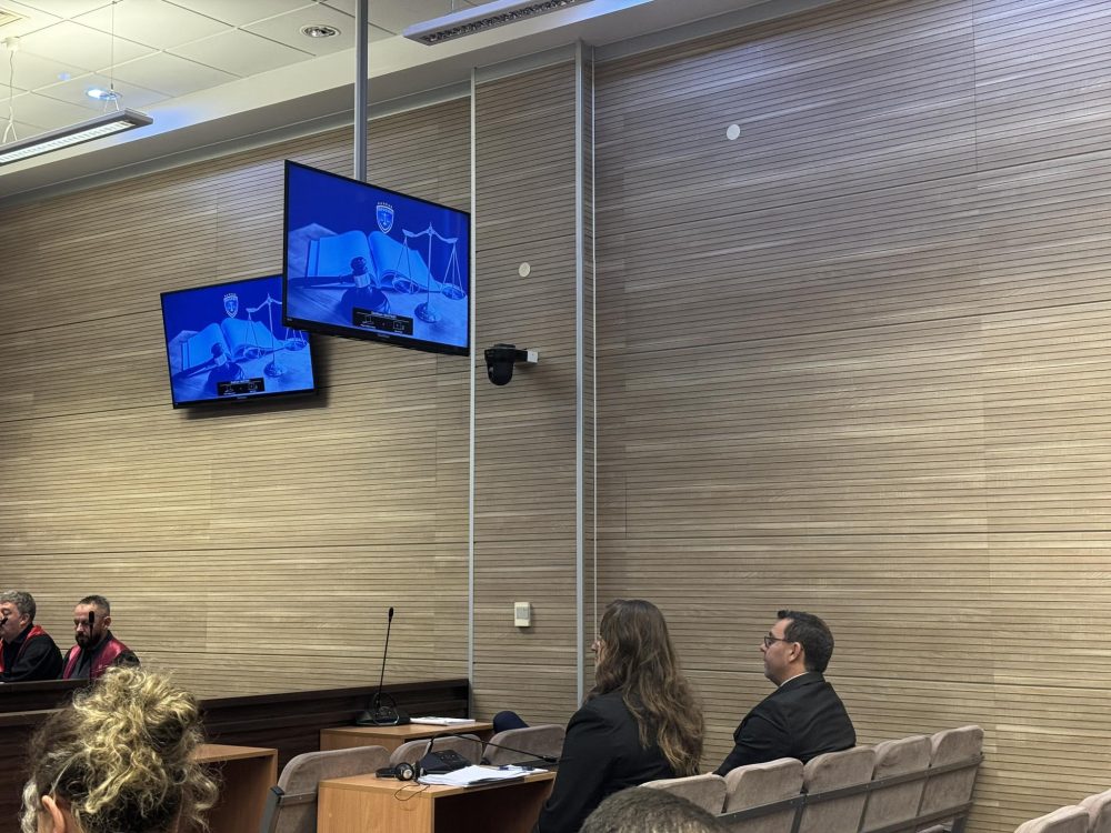 MUNGON NË SEANCË Rozeta Hajdari refuzon t’i përgjigjet drejtësisë